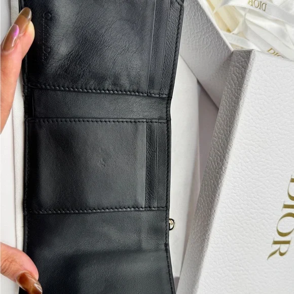 Dior Lady Dior Patent Cannage Compact Wallet - Picture 6 of 10